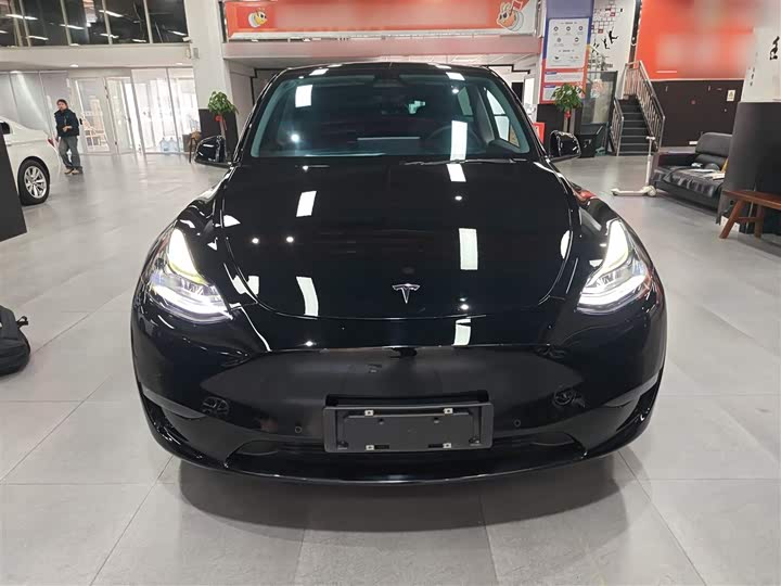 Фото 3 - Tesla Model Y
