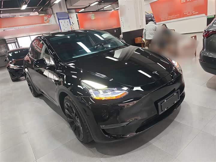 Фото 4 - Tesla Model Y