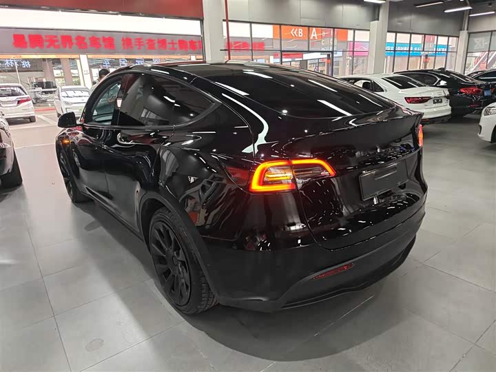 Фото 5 - Tesla Model Y