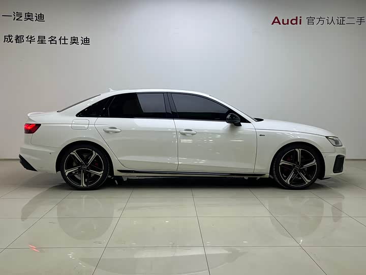 Фото 2 - Audi A4L
