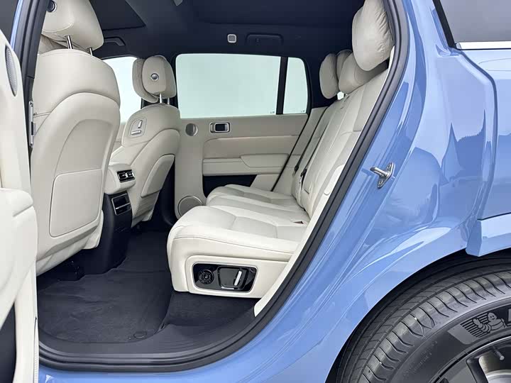 Фото 8 - LiXiang L7