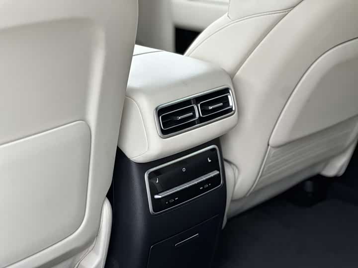 Фото 9 - LiXiang L7