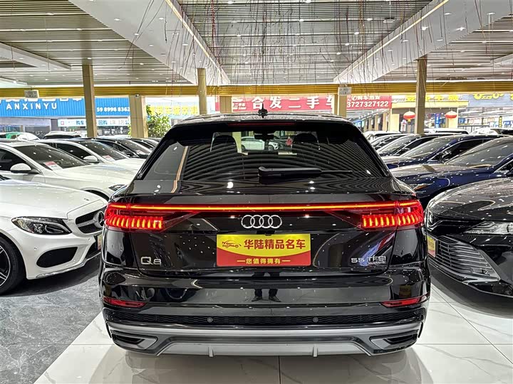 Фото 3 - Audi Q8