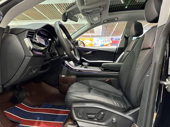 Фото 6 - Audi Q8