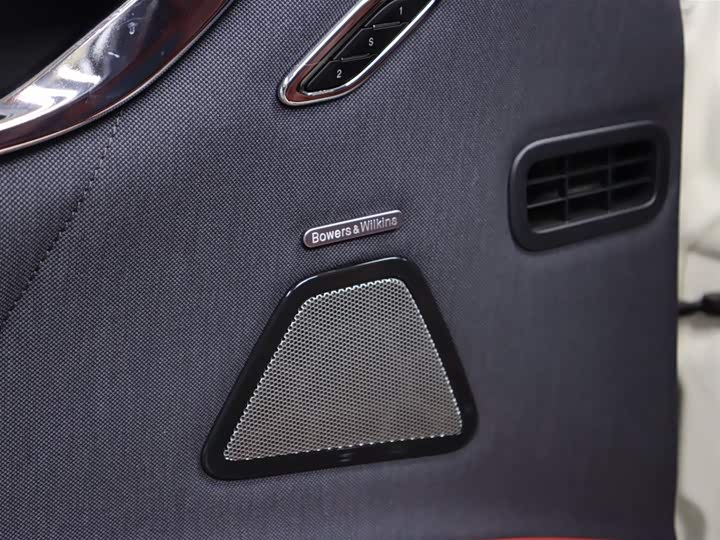 Фото 7 - Maserati Quattroporte