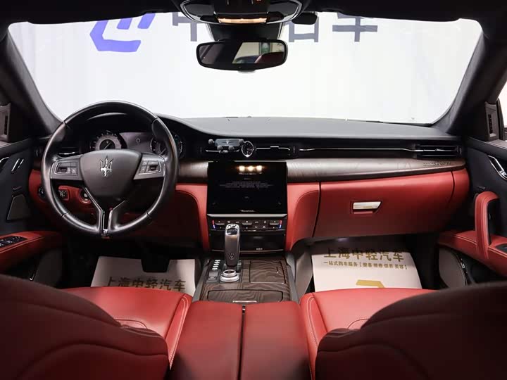 Фото 8 - Maserati Quattroporte