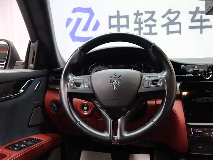 Фото 9 - Maserati Quattroporte