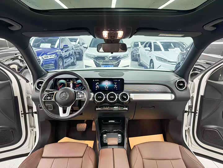 Фото 9 - Mercedes-Benz GLB-Class