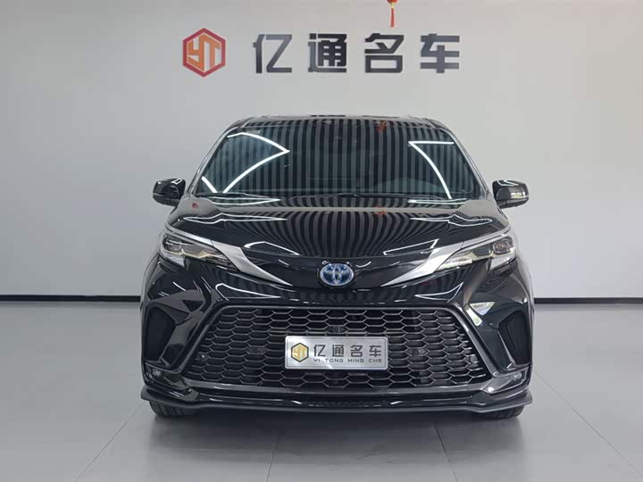 Фото 2 - Toyota Granvia