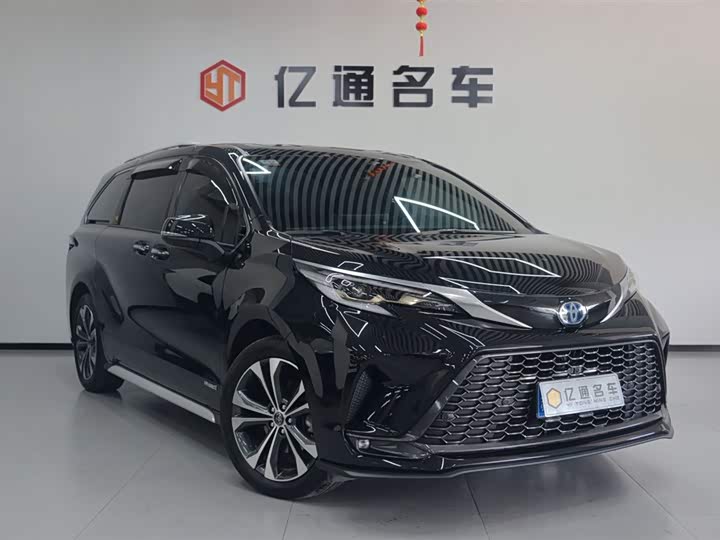 Фото 3 - Toyota Granvia