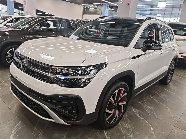 Фото 1 - Volkswagen Tharu