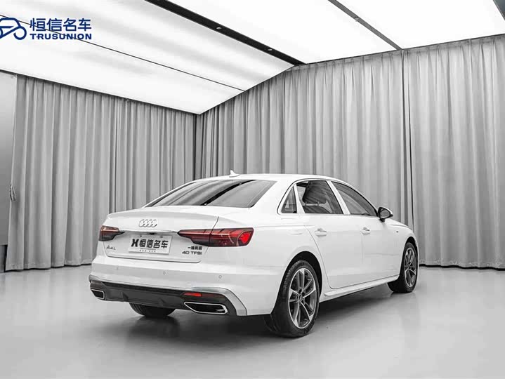 Фото 5 - Audi A4L