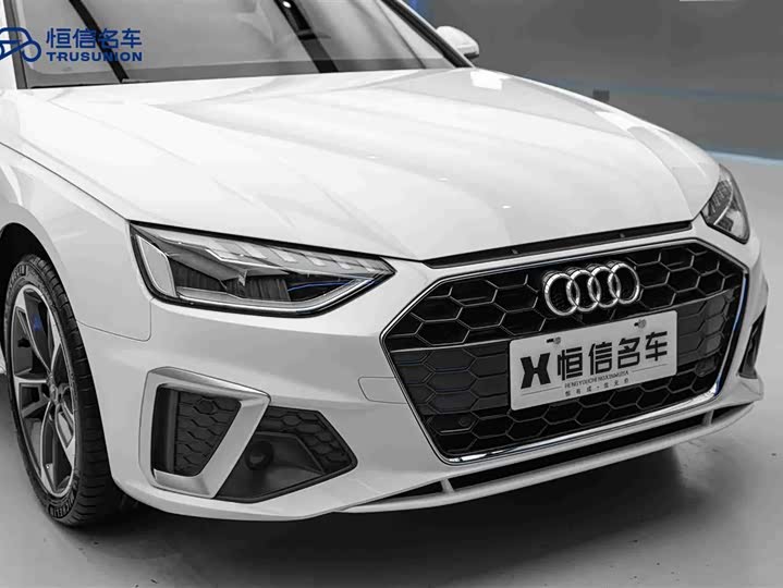 Фото 9 - Audi A4L