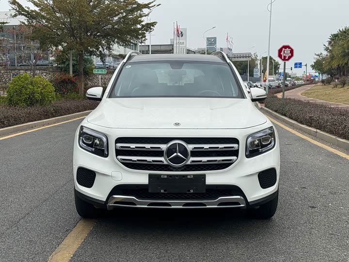 Фото 2 - Mercedes-Benz GLB-Class