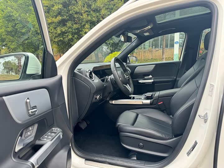 Фото 4 - Mercedes-Benz GLB-Class