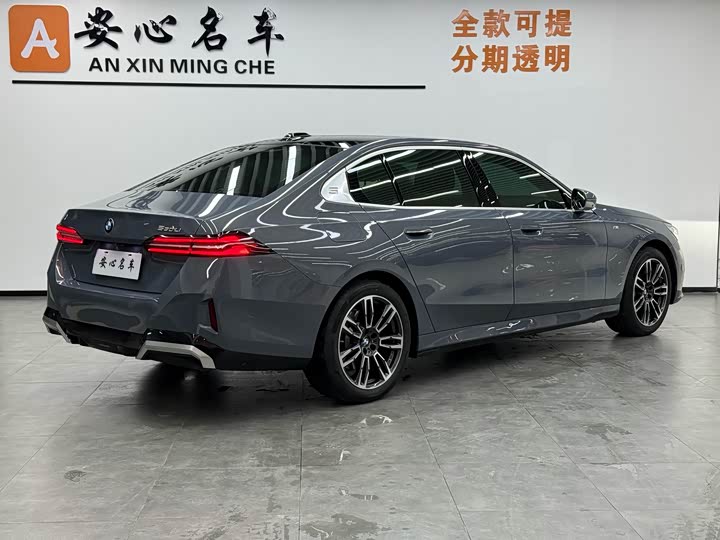 Фото 3 - BMW 5 Series