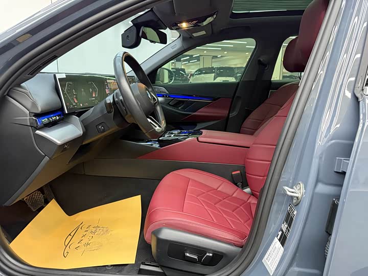 Фото 5 - BMW 5 Series