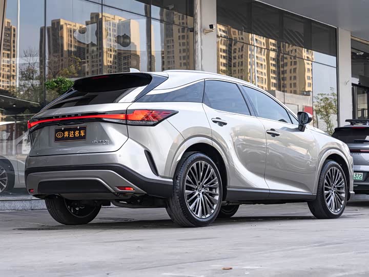 Фото 3 - Lexus RX