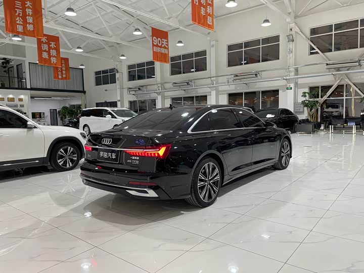 Фото 6 - Audi A6L