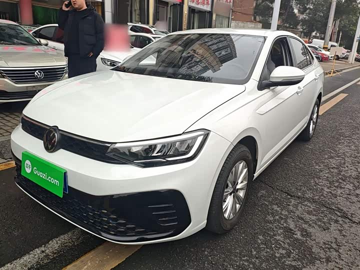 Фото 2 - Volkswagen Lavida