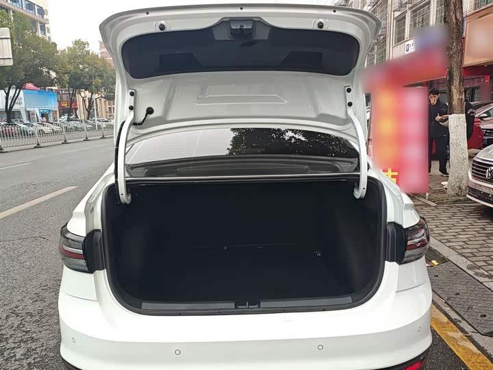 Фото 9 - Volkswagen Lavida