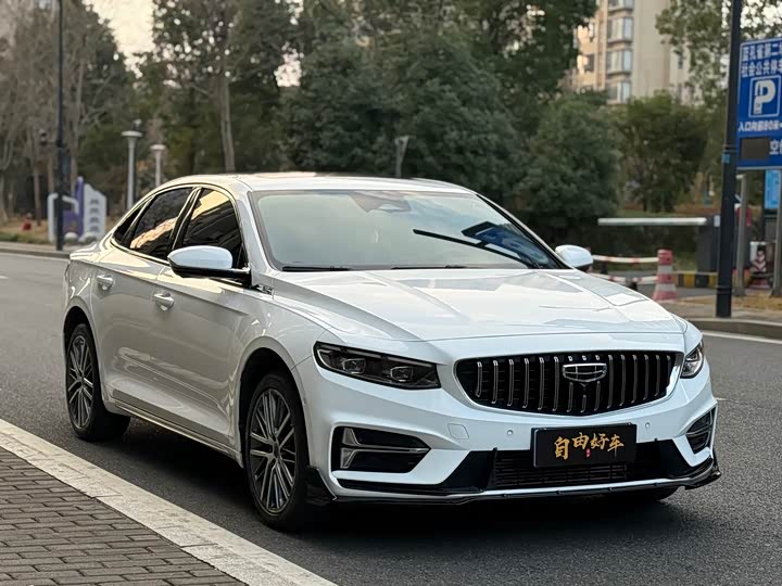 Фото 3 - Geely Preface