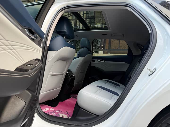 Фото 6 - Geely Preface