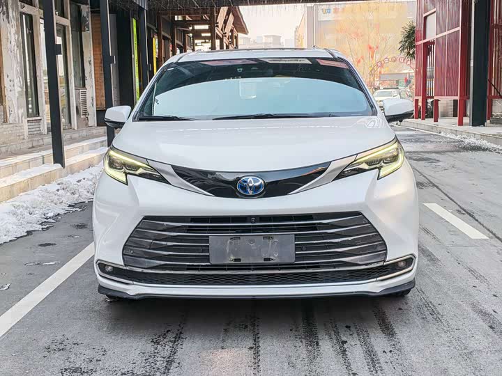 Фото 2 - Toyota Sienna