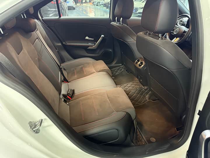 Фото 8 - Mercedes-Benz A-Class