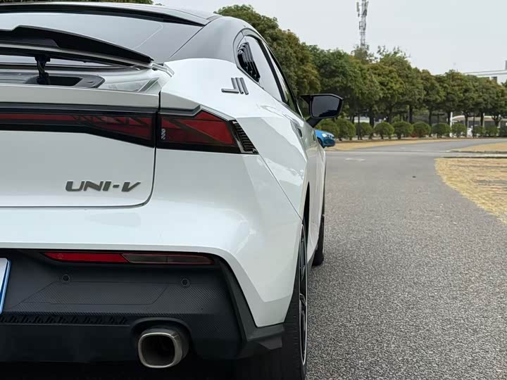 Фото 9 - Changan UNI-V