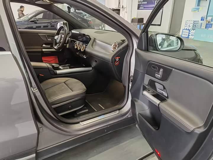 Фото 6 - Mercedes-Benz EQA