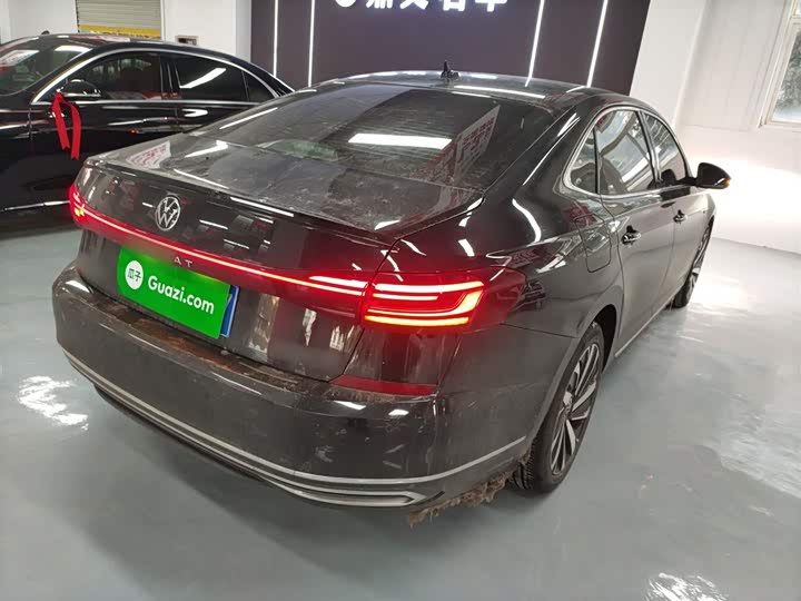 Фото 7 - Volkswagen Passat