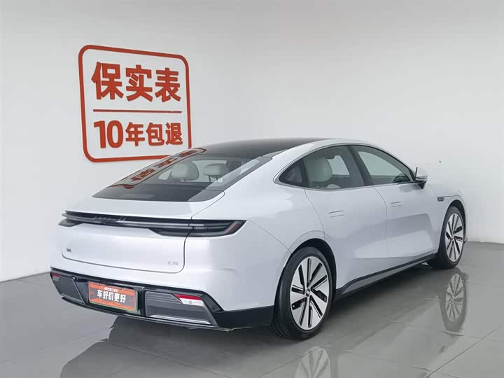 Фото 2 - Geely Galaxy E8