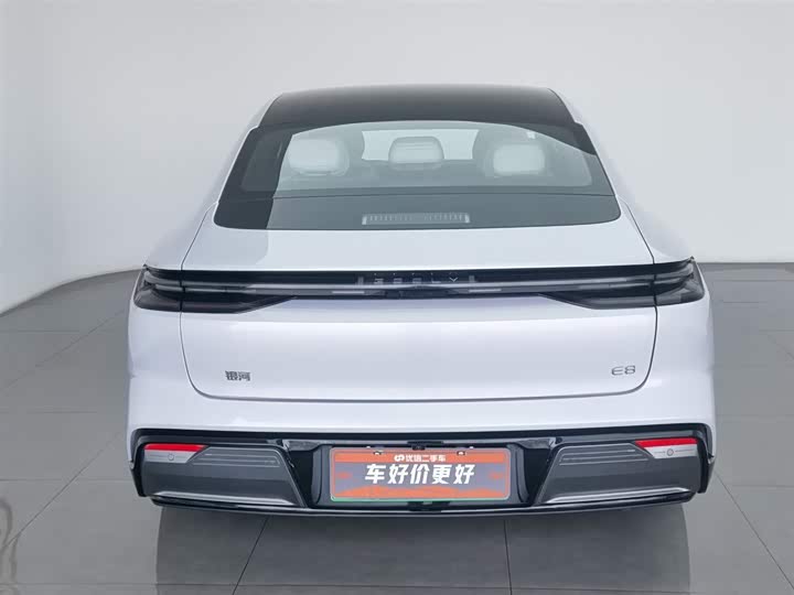 Фото 4 - Geely Galaxy E8