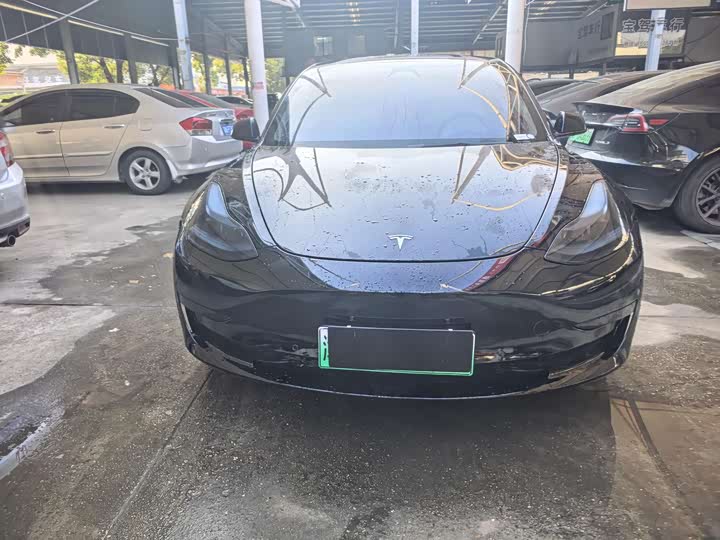 Фото 2 - Tesla Model 3