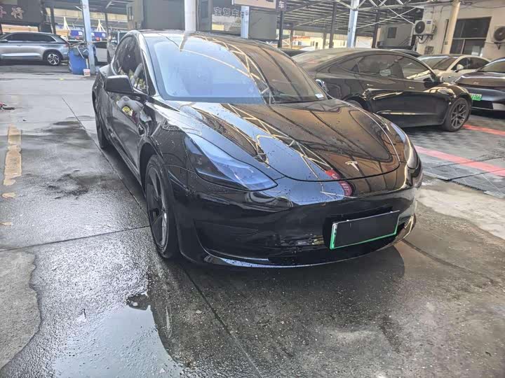 Фото 3 - Tesla Model 3
