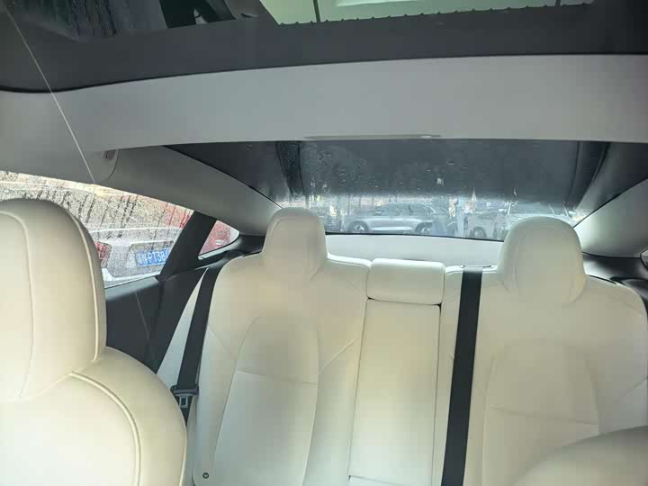 Фото 6 - Tesla Model 3