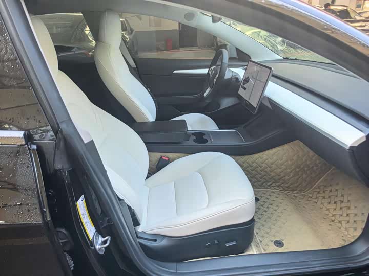 Фото 7 - Tesla Model 3