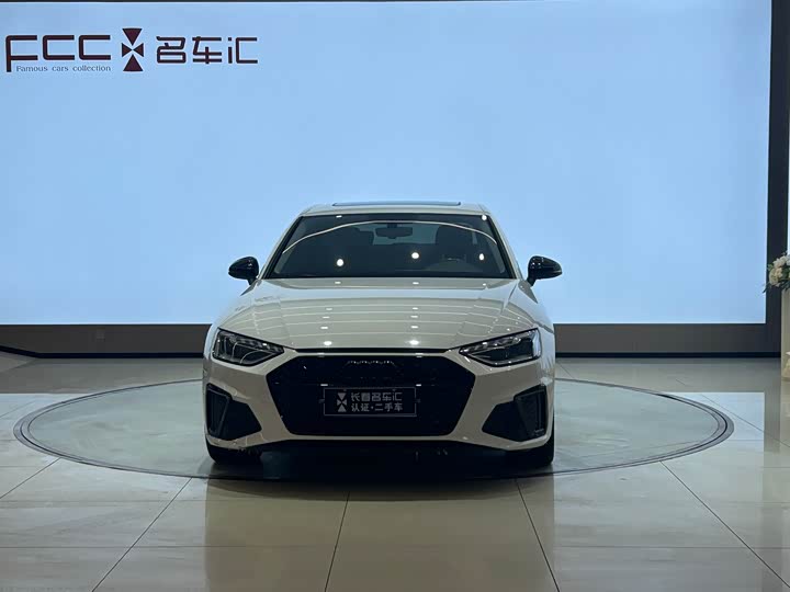 Фото 2 - Audi A4L