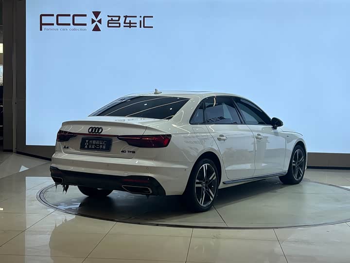 Фото 7 - Audi A4L