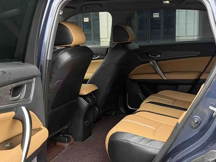 Фото 8 - Honda UR-V