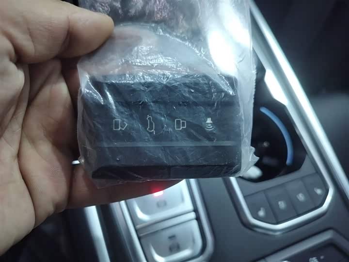 Фото 9 - Tank 400 Hybrid