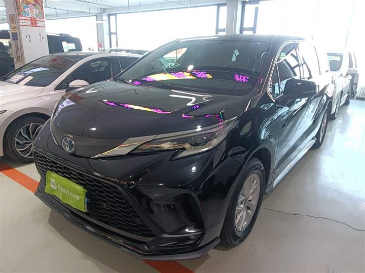 Фото 2 - Toyota Granvia