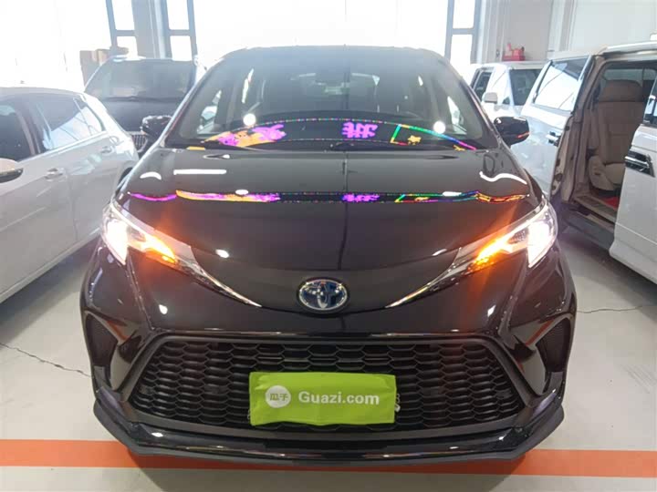 Фото 3 - Toyota Granvia