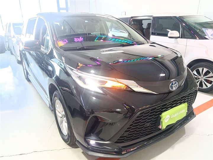 Фото 4 - Toyota Granvia