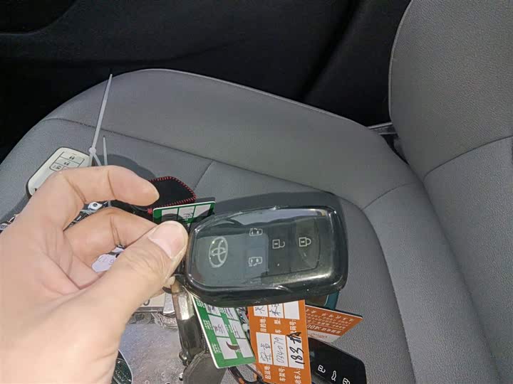 Фото 9 - Toyota Granvia