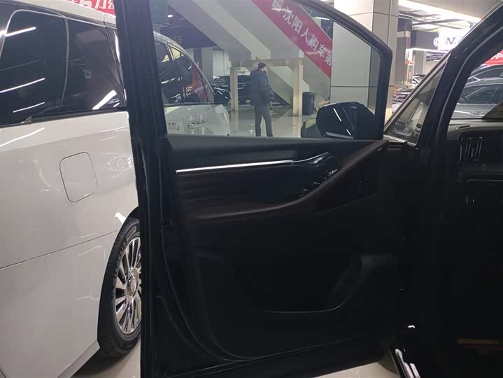 Фото 7 - GAC Trumpchi M8