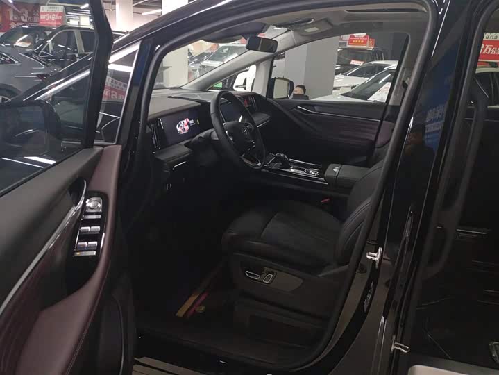 Фото 9 - GAC Trumpchi M8