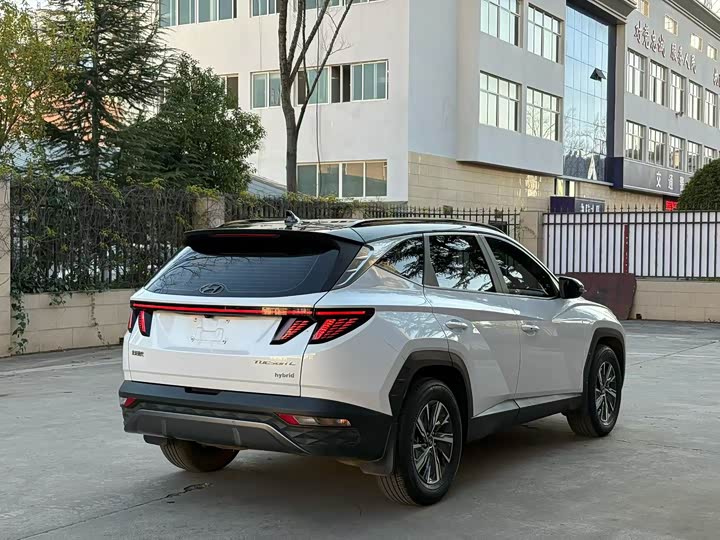 Фото 7 - Hyundai Tucson L