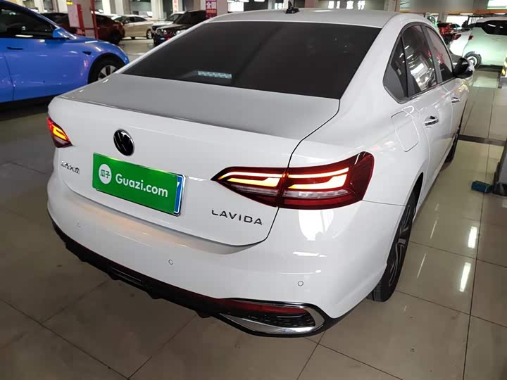 Фото 7 - Volkswagen Lavida